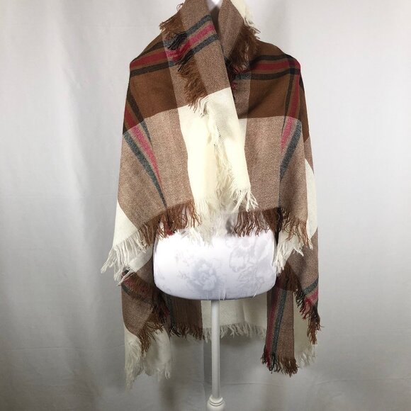 🧣 Liz Sinclair Oversized Plaid Scarf – Timeless Warm Neutrals - Picture 5 of 13
